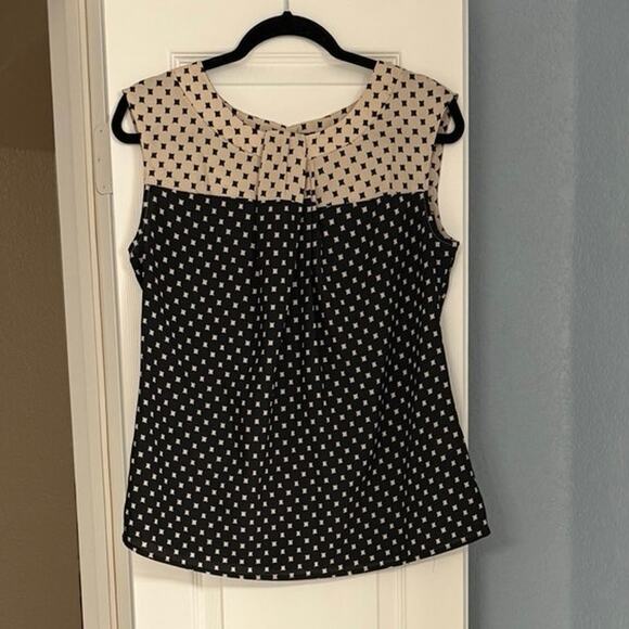 New York & Co. Shell Tank - Picture 2 of 8